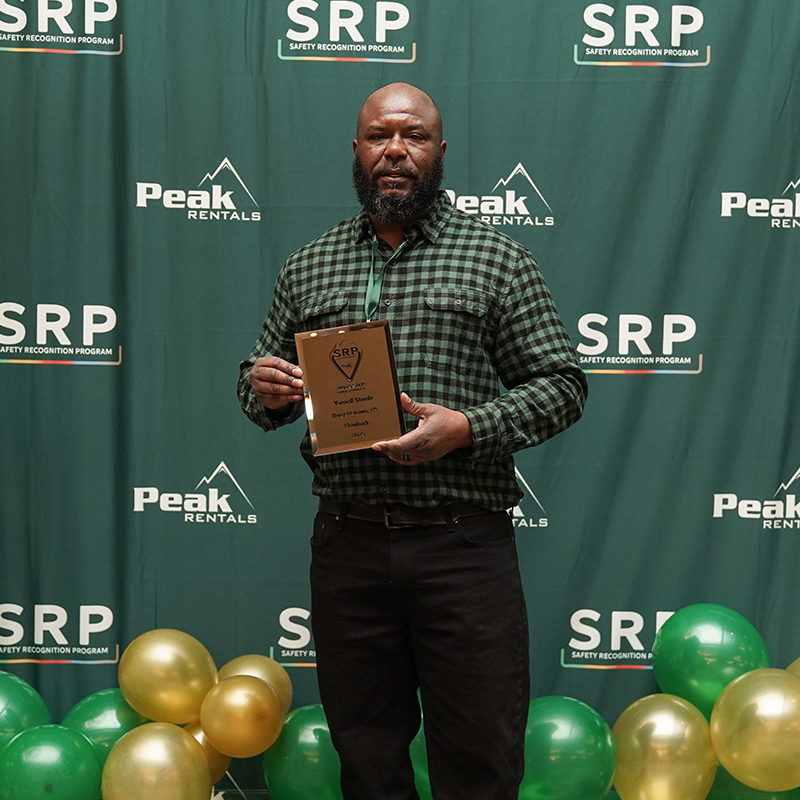 yarnell steele at SRP event holding award